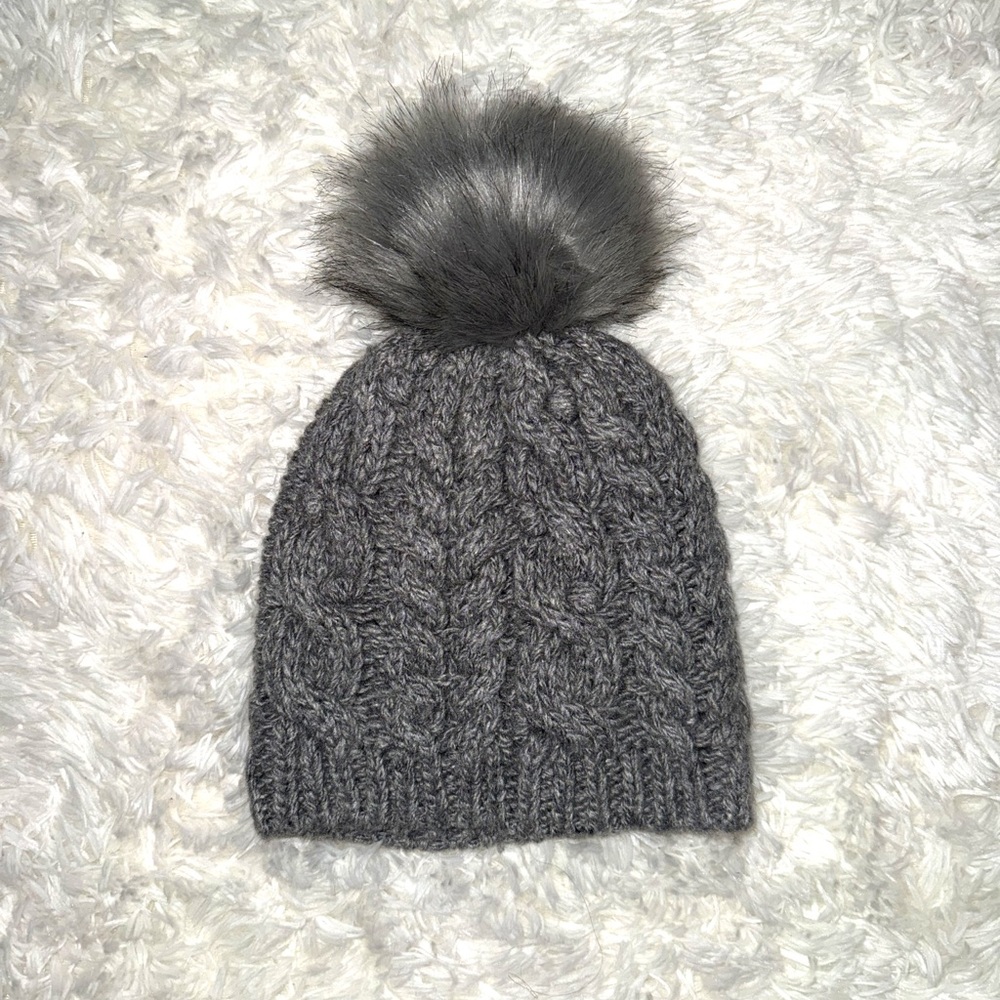 Pom Pom Beanie in Gray